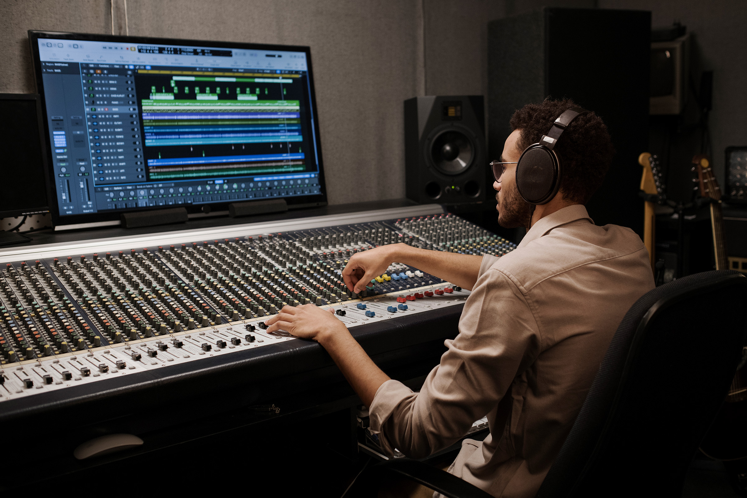 Audio Engineer Responsibilities Guru Blog Audio Engineer Responsibilities Guru Blog